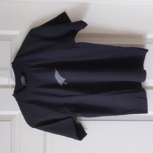 Simple black Tee
